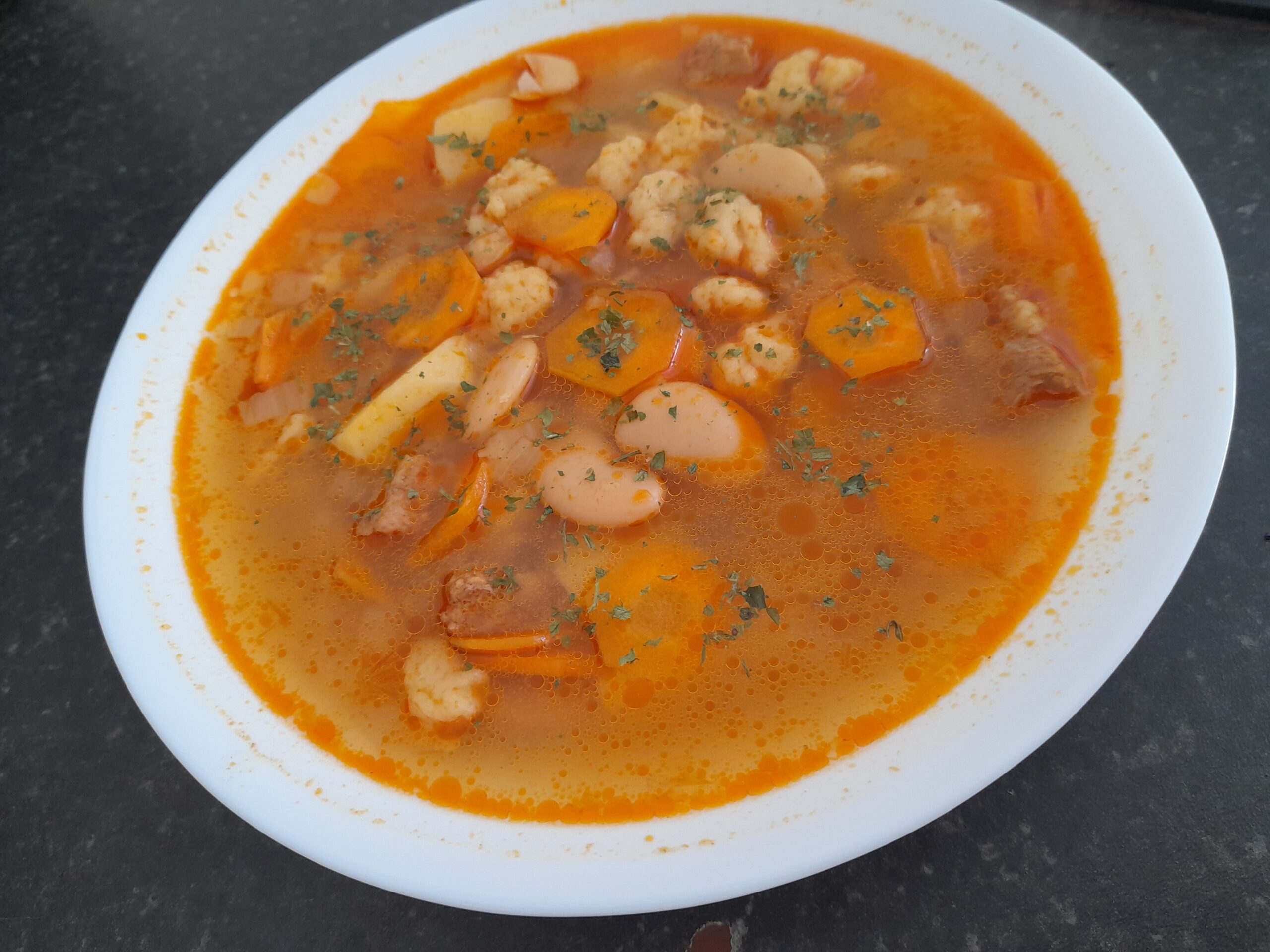 Read more about the article Goulash soup with beans